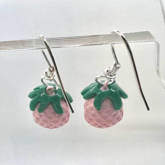Strawberry Earrings - Pink Strawberries - Fruit Earrings - Food Earrings - Picture 3 of 7